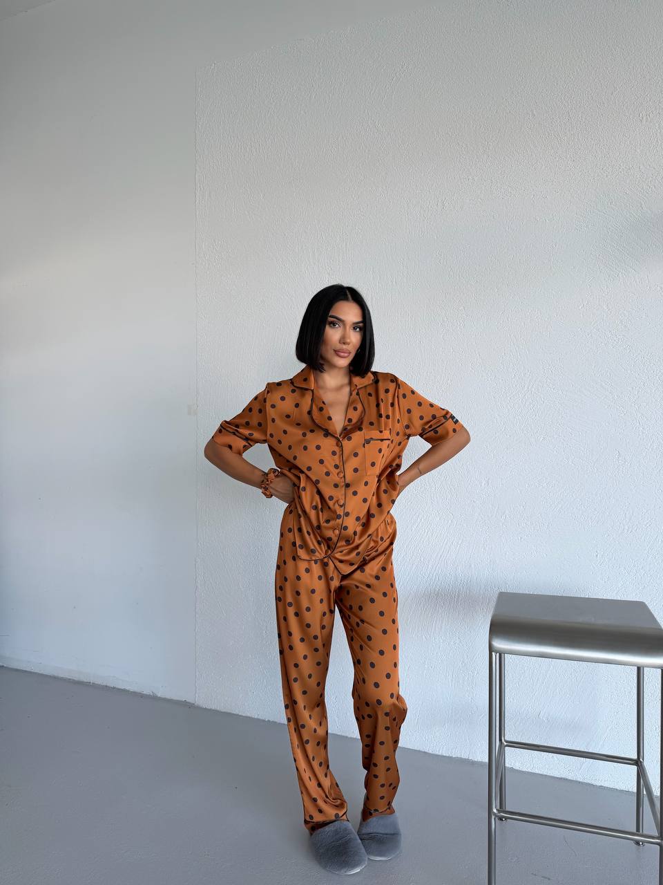 Пижама комплект CARLA GINGER DOTS с къс ръкав и панталон от сатен