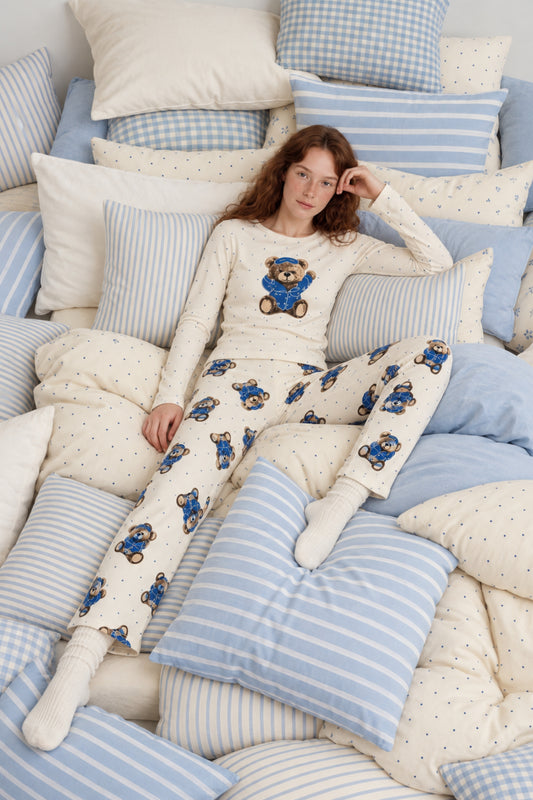 Дамска зимна пижама COZY WINTER WHITE от две части блуза с дълъг ръкав и панталон