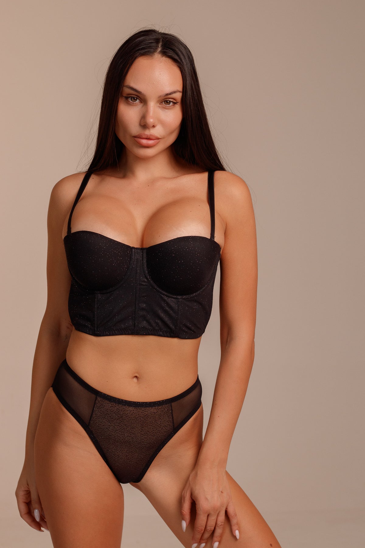 Дамски комплект AVELINE NOIR корсет Push-Up с бикини от тюл с брокат