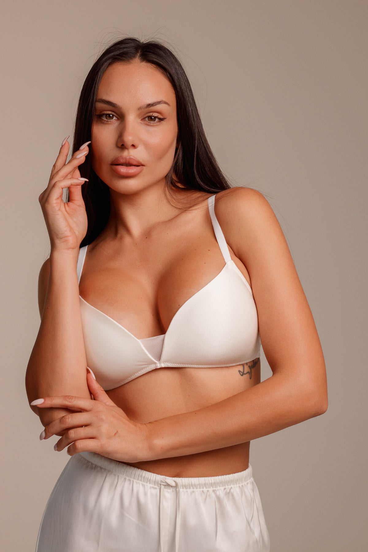 Триъгълен сутиен AYLA IVORY с лека подръжка