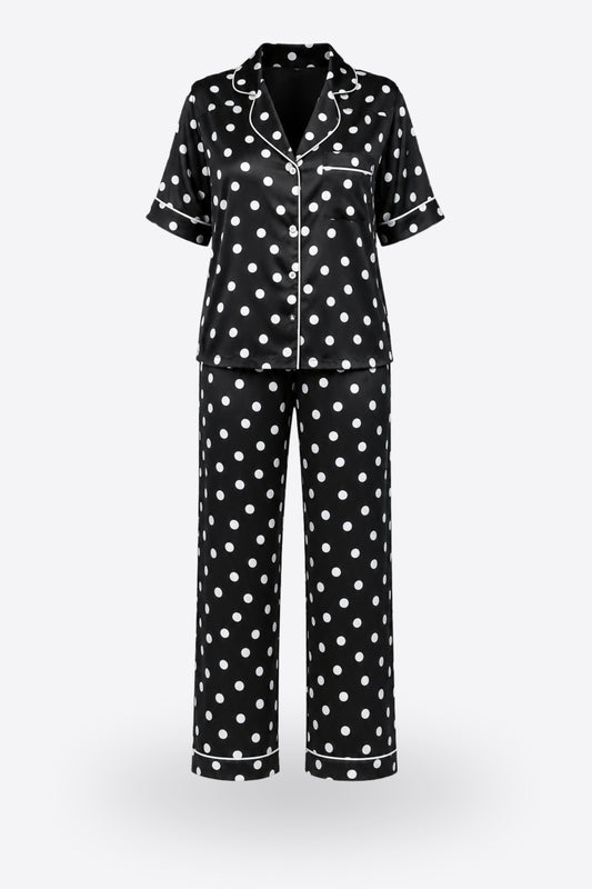 Пижама комплект CARLA BLACK DOTS с къс ръкав и панталон от сатен