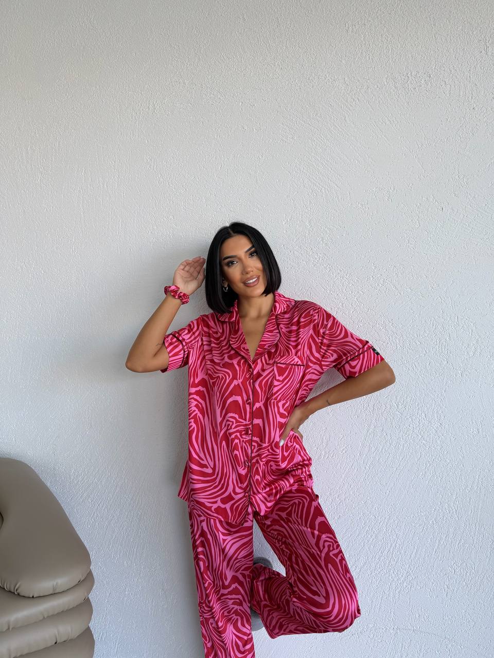 Пижама комплект CARLA PINK ZEBRA с къс ръкав и панталон от сатен