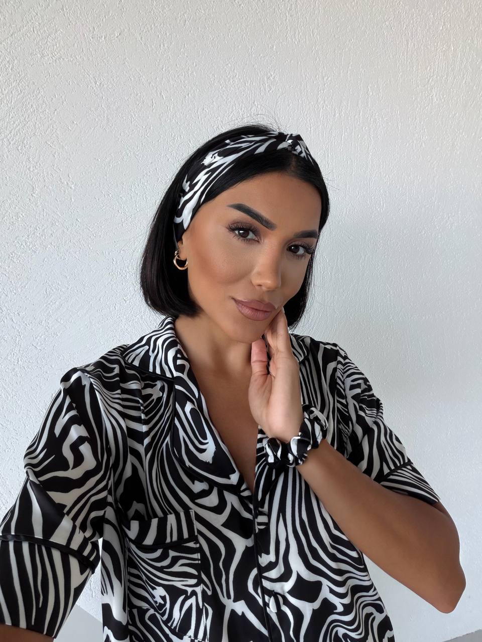 Пижама комплект CARLA BLACK ZEBRA с къс ръкав и панталон от сатен