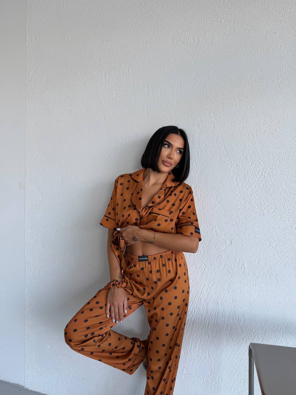 Пижама комплект CARLA GINGER DOTS с къс ръкав и панталон от сатен