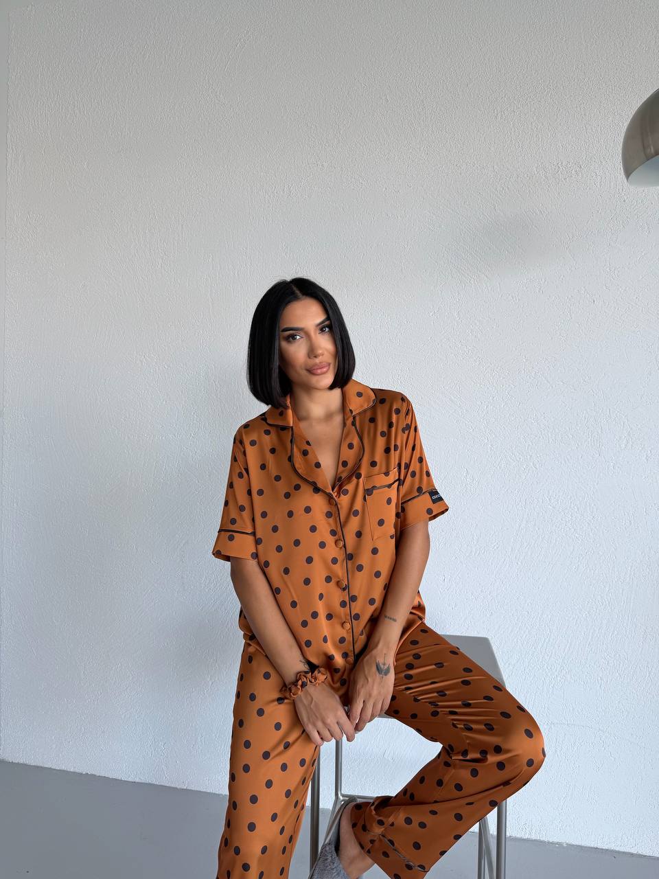 Пижама комплект CARLA GINGER DOTS с къс ръкав и панталон от сатен