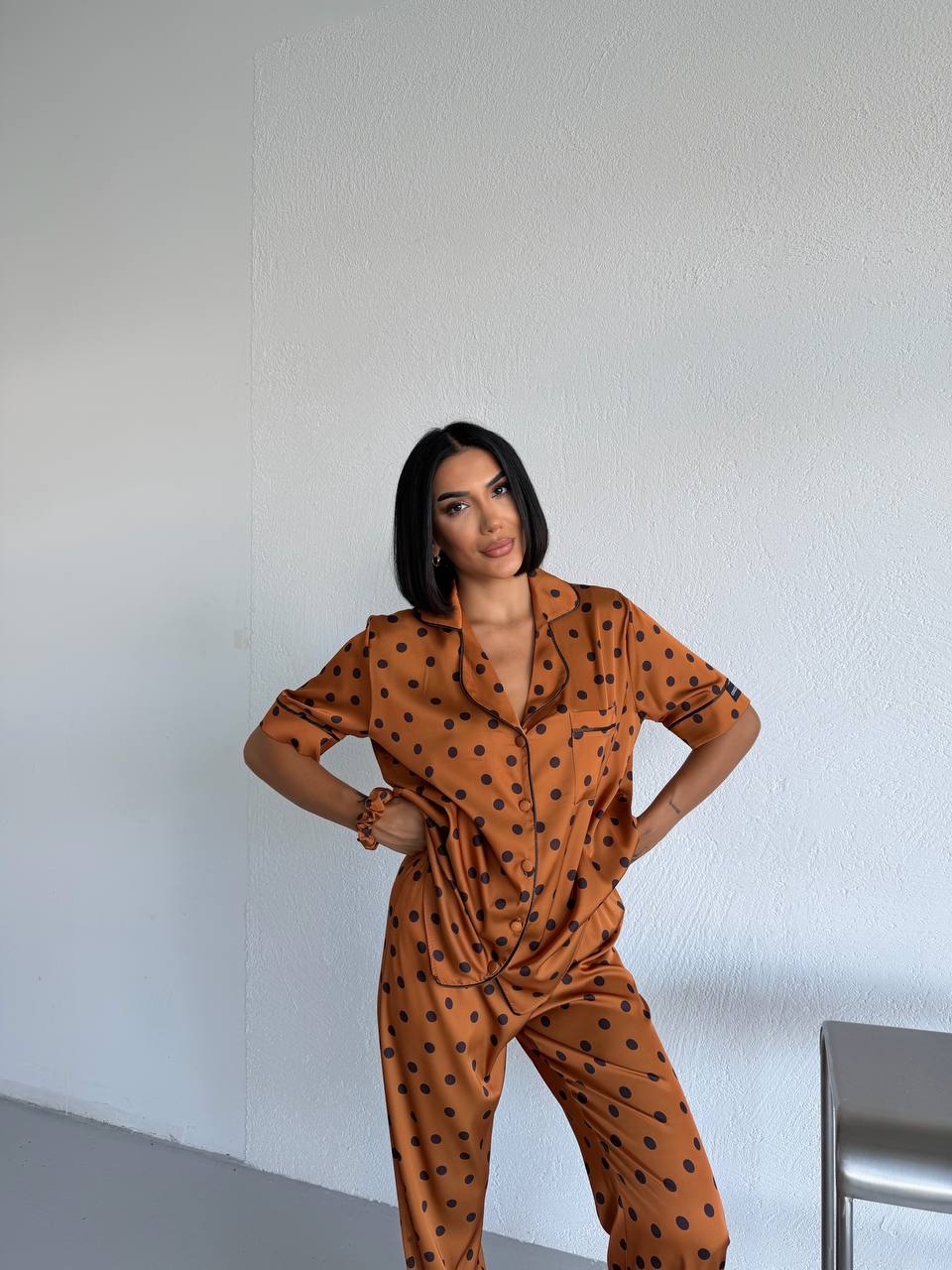 Пижама комплект CARLA GINGER DOTS с къс ръкав и панталон от сатен