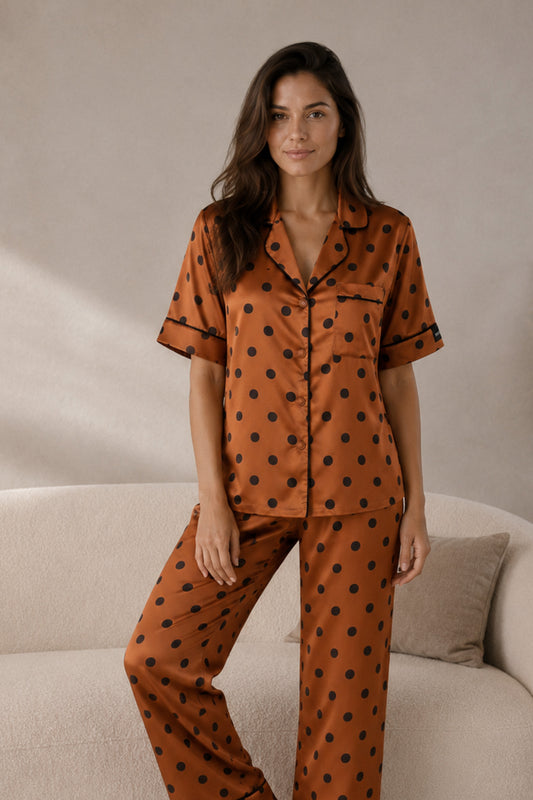 Пижама комплект CARLA GINGER DOTS с къс ръкав и панталон от сатен