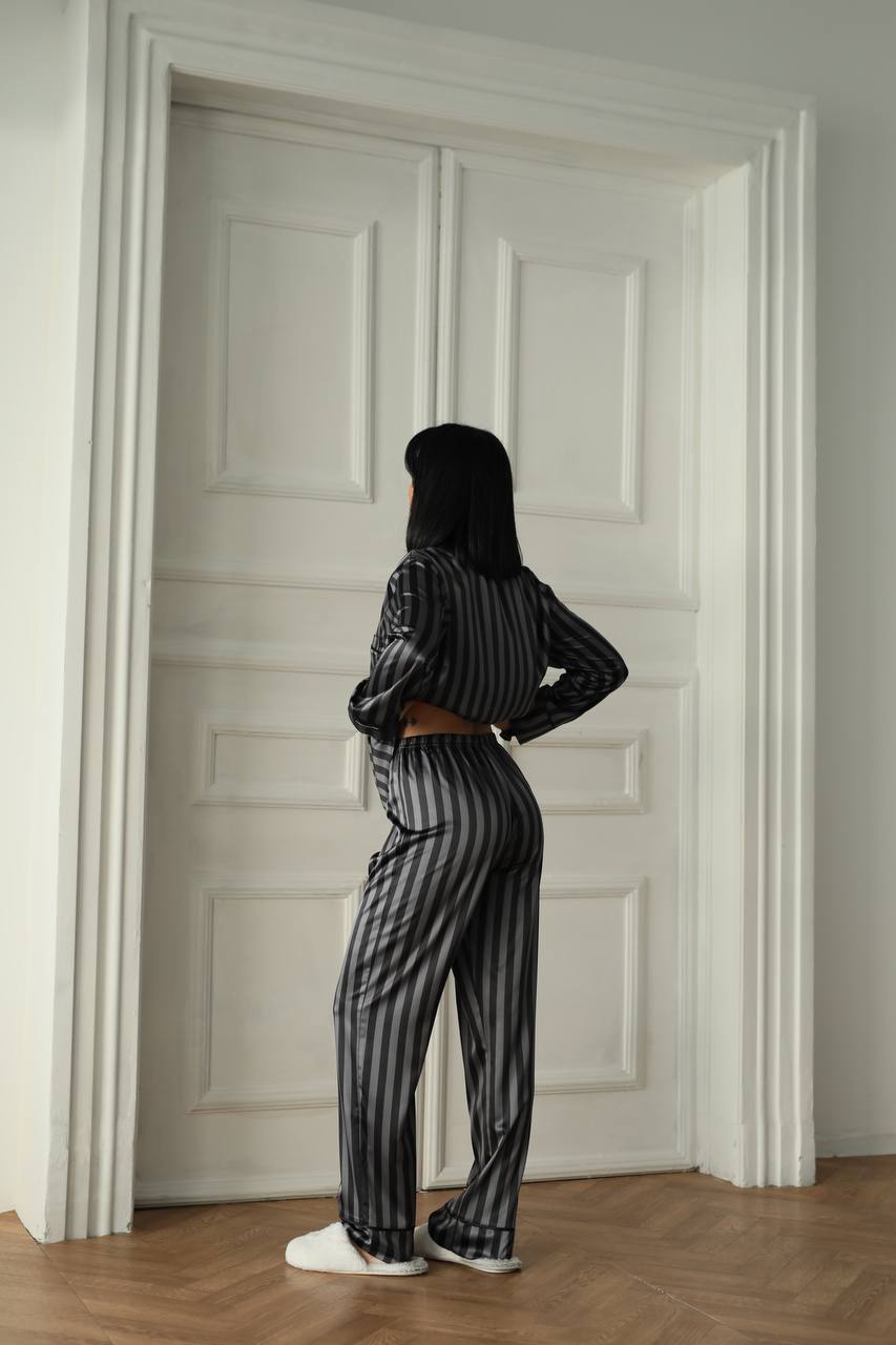 Пижама комплект ELARA BLACK STRIPES дълъг панталон и риза с копчета от сатен