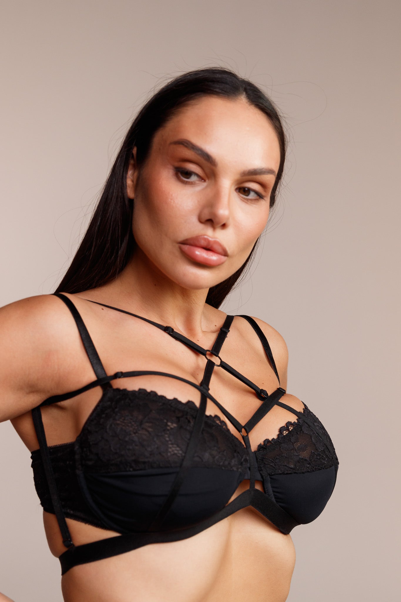 CATALINA ластичен чокър с регулируеми ленти