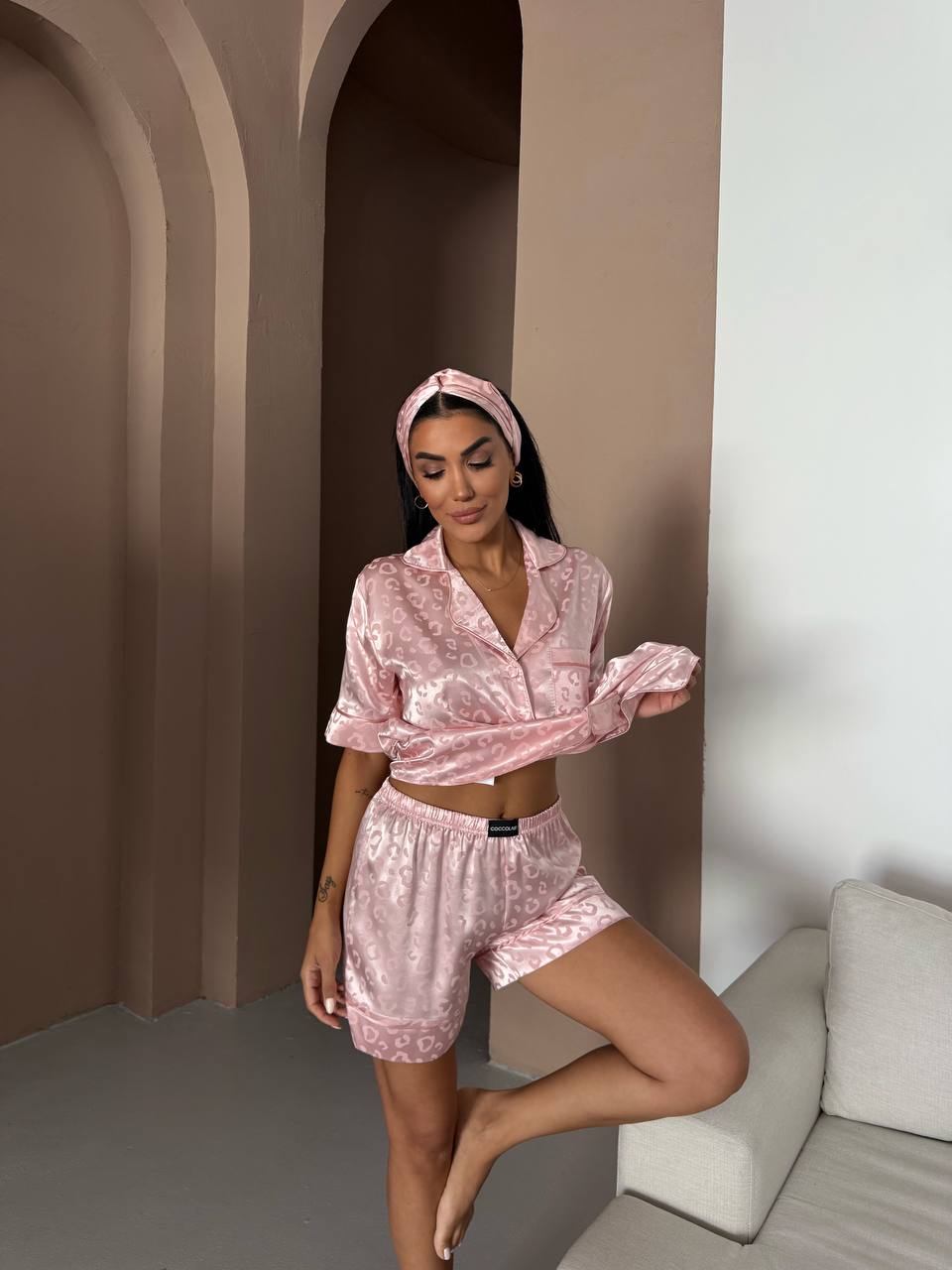 Пижама комплект SOPHIA BLUSH с къс ръкав и панталонки от сатен