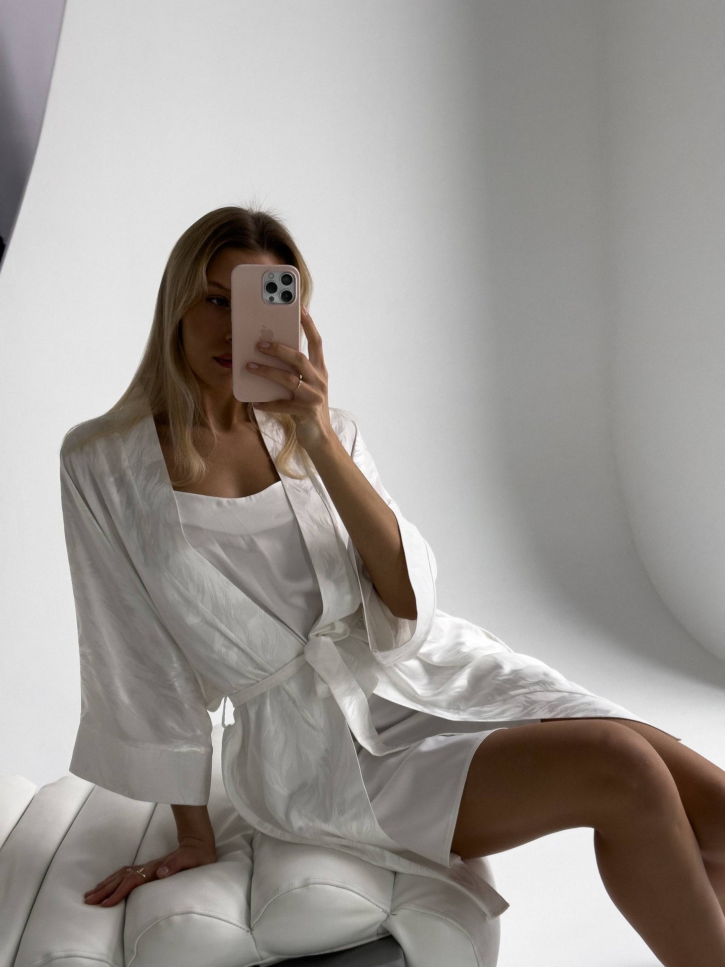 Дамски комплект SATIN DREAMS IVORY нощница и халат от сатен