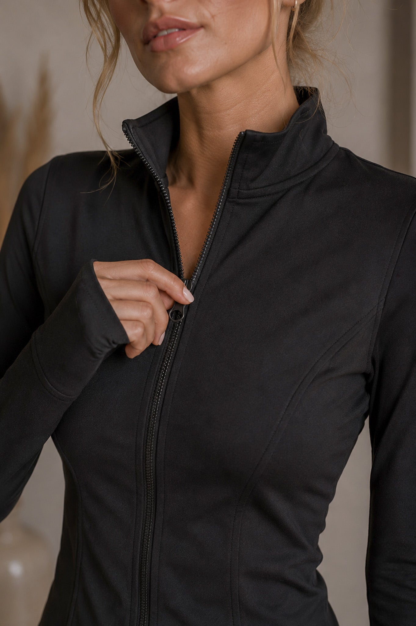 Дамско горнище LEONA ZIP TOP BLACK памук и вискоза