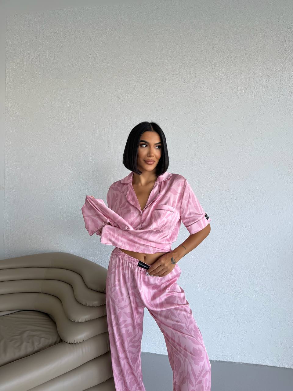 Пижама комплект LILIA PASTEL PINK с къс ръкав и панталон от сатен
