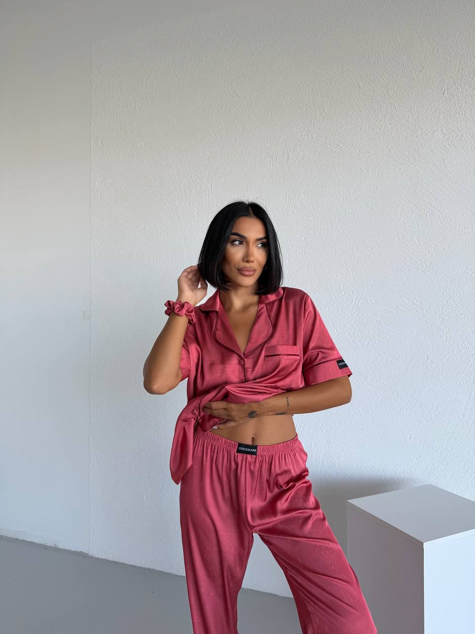 Пижама комплект LILIA ROSE с къс ръкав и панталон от сатен
