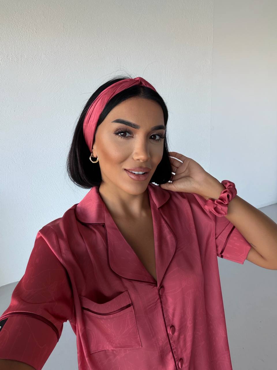 Пижама комплект LILIA ROSE с къс ръкав и панталон от сатен