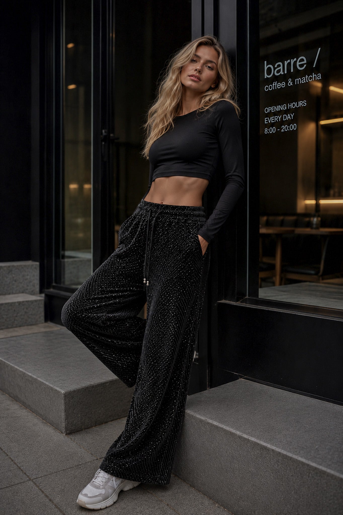 LOLA SHINE PANT BLACK спортно долнище с широк крачол