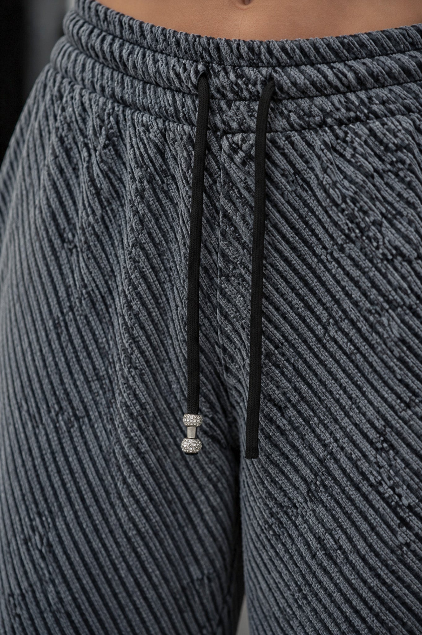 LOLA SHINE PANT GREY спортно долнище с широк крачол