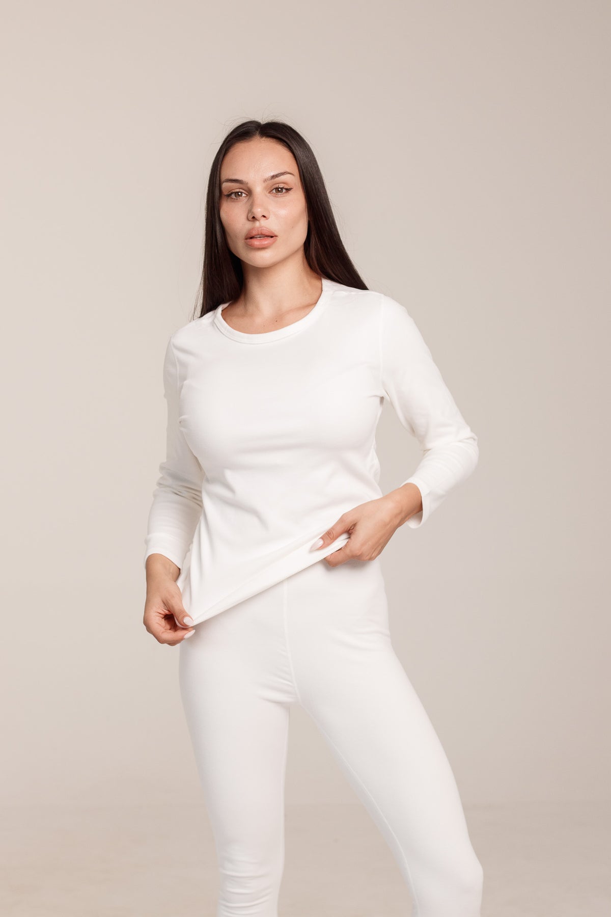 Дамски сет термо бельо THERMA WOMAN WHITE  от две части блуза с дълъг ръкав и клин