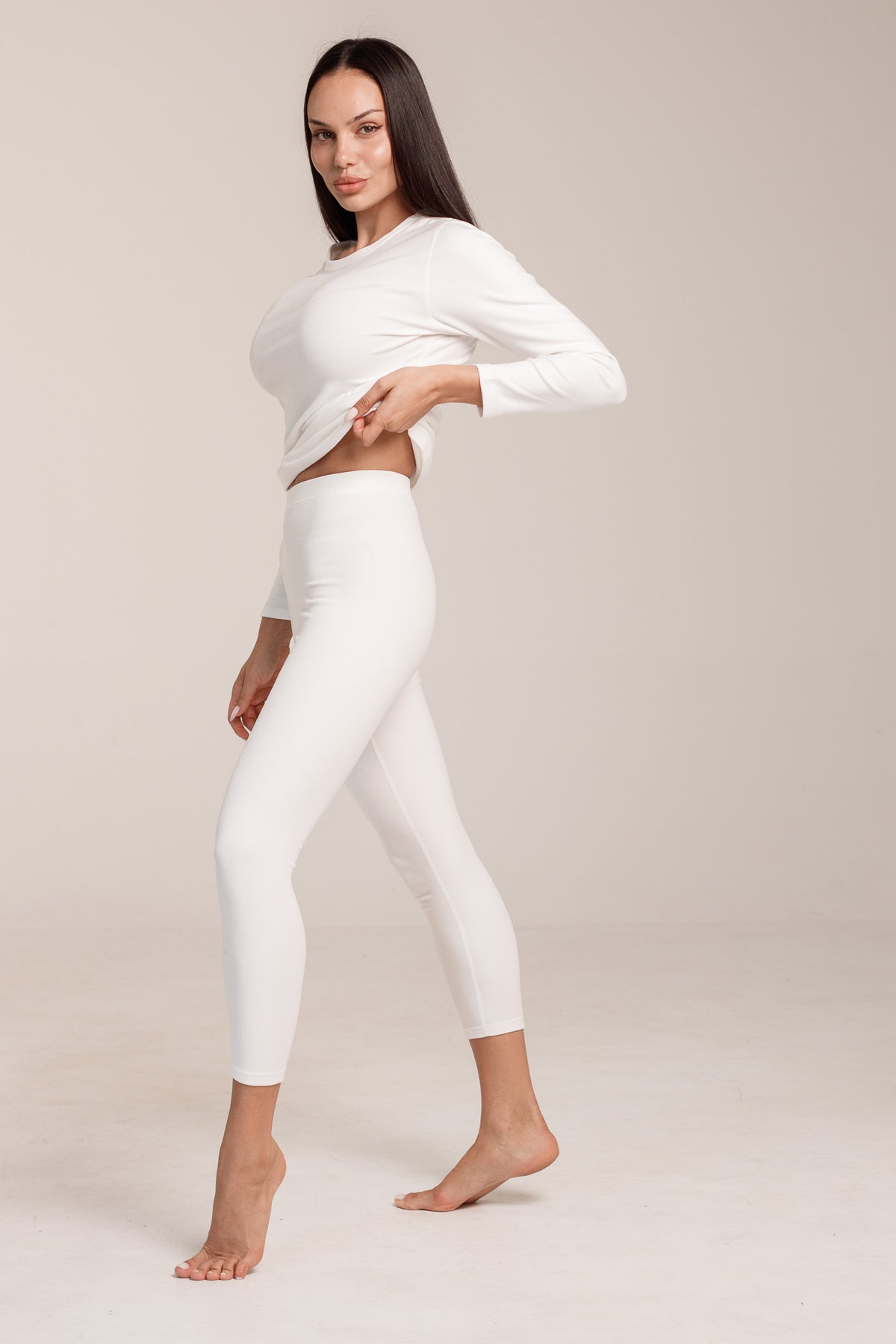Дамски сет термо бельо THERMA WOMAN WHITE  от две части блуза с дълъг ръкав и клин