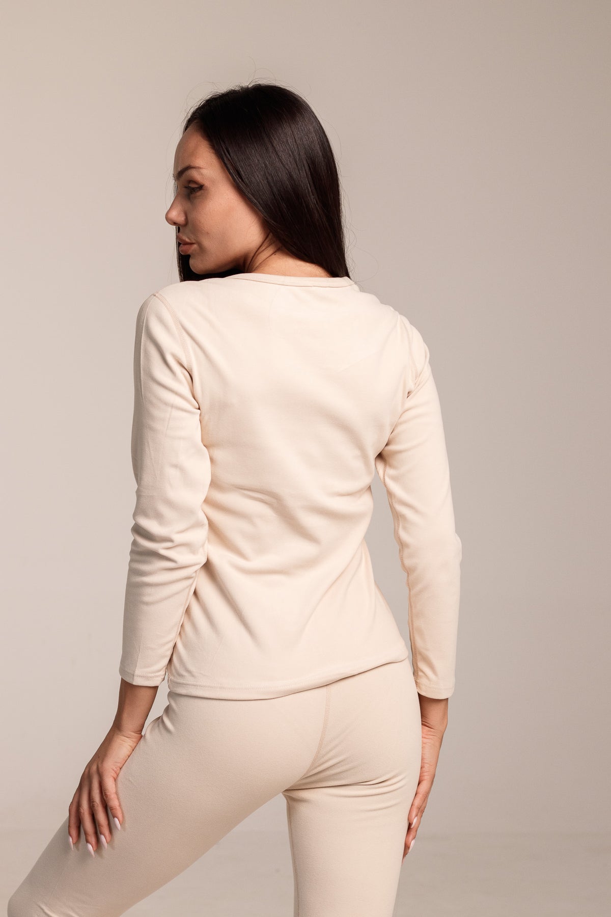 Дамски сет термо бельо THERMA WOMAN BEIGE  от две части блуза с дълъг ръкав и клин